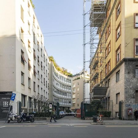 Easylife - San Babila - Elegante E Rifinito Bilocale Nel Cuore Della Citta Milánó Kültér fotó