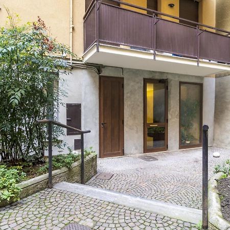 Easylife - San Babila - Elegante E Rifinito Bilocale Nel Cuore Della Citta Milánó Kültér fotó
