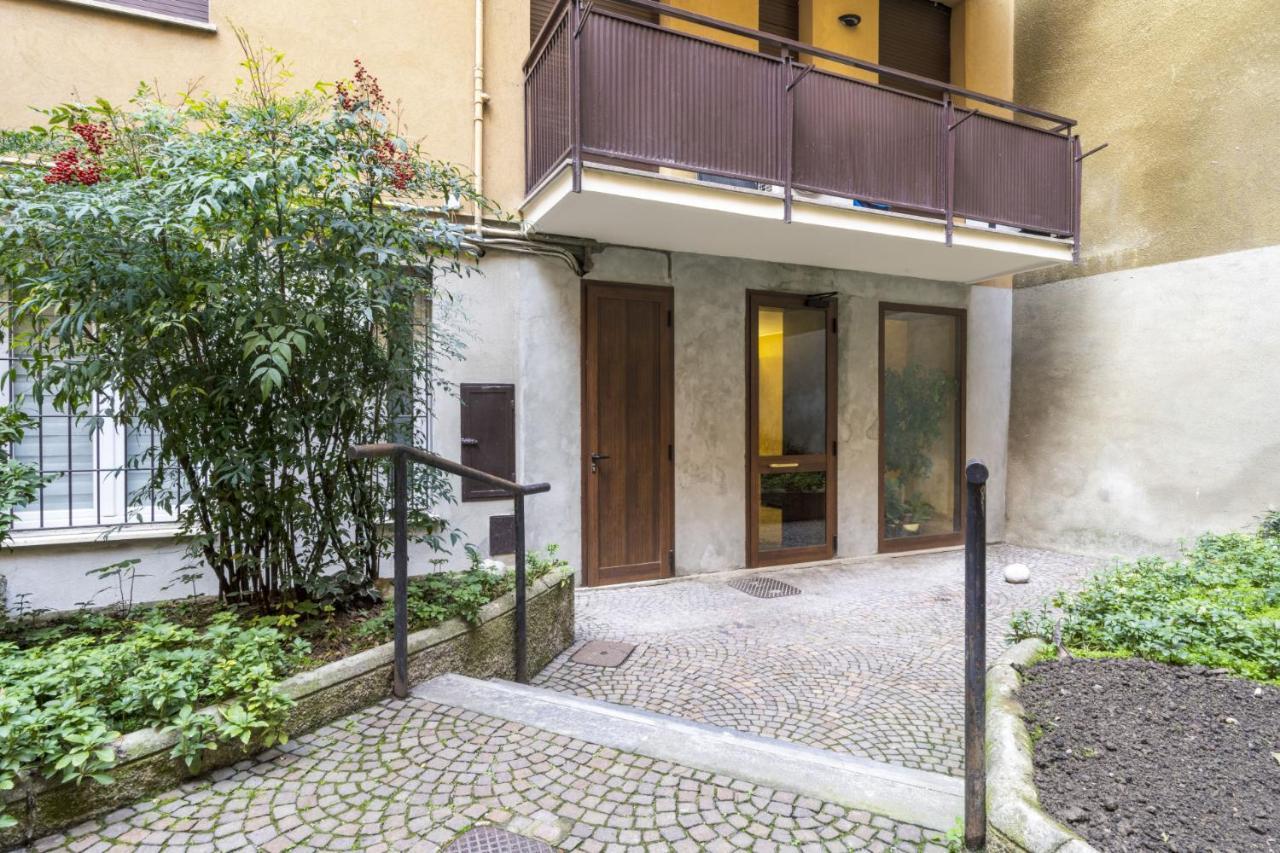 Easylife - San Babila - Elegante E Rifinito Bilocale Nel Cuore Della Citta Milánó Kültér fotó